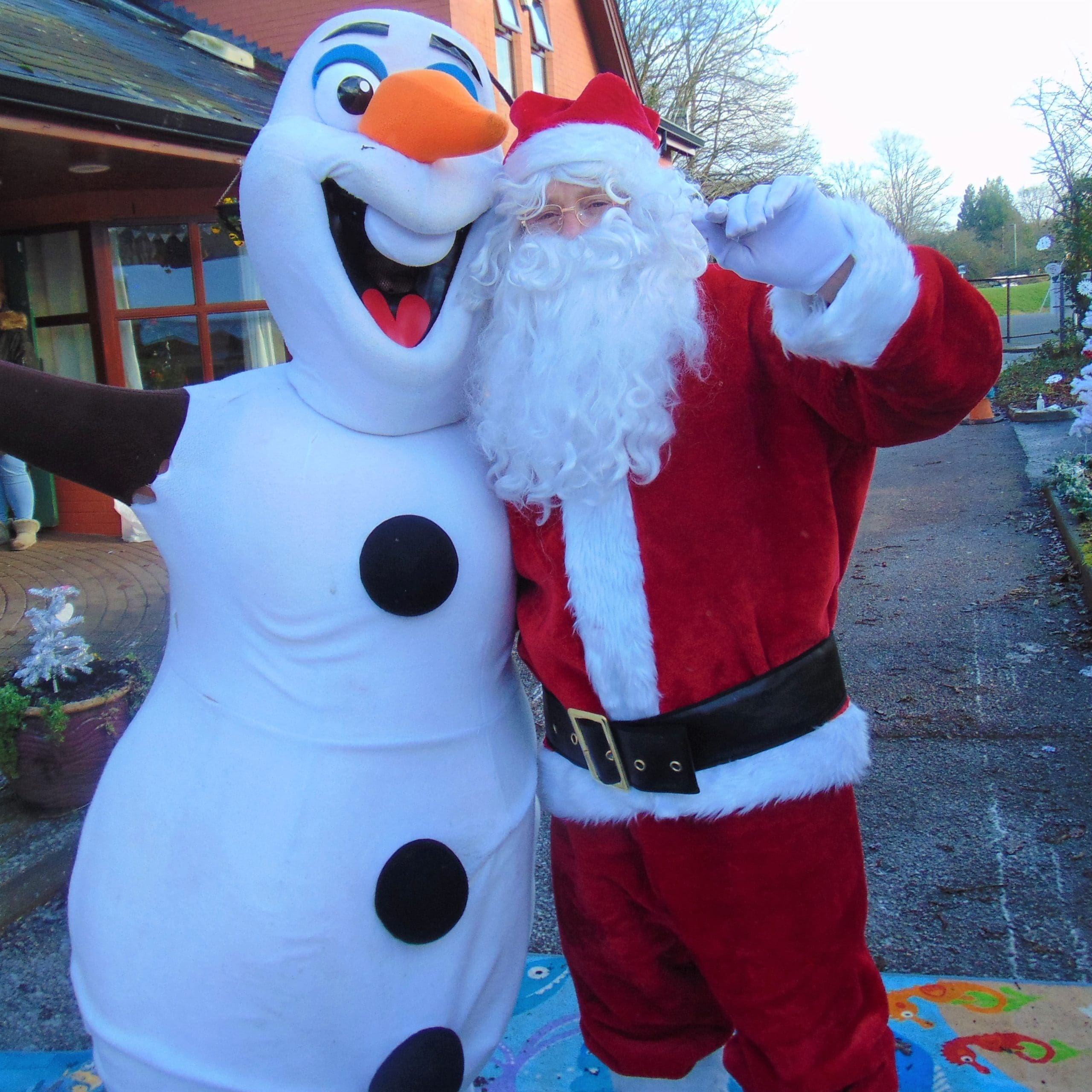 Lifeworks Robins Santa